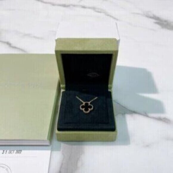 AuthenticVan Cleef & Arpels Necklace - Picture 5 of 7